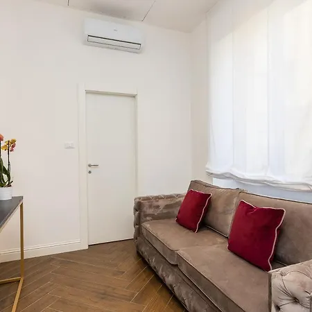 Via Barberini Appartement *