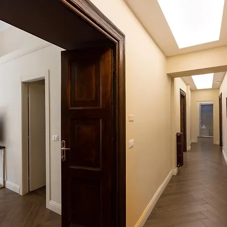 Via Barberini Apartment *