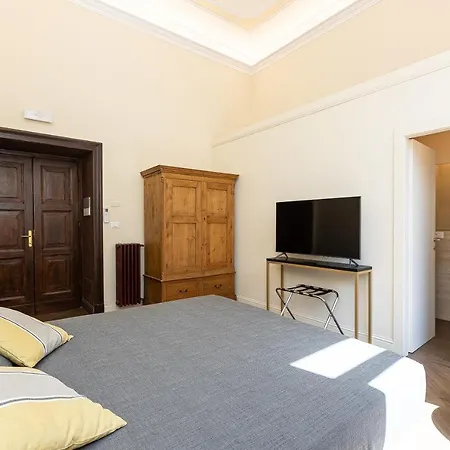 Apartment Via Barberini Rome
